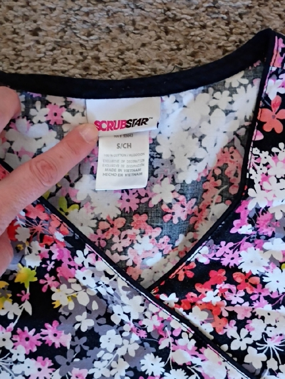 Women’s Floral V-Neck Tunic Top in Black with Pink & Yellow Accent - Unbranded - Picture 2 of 4